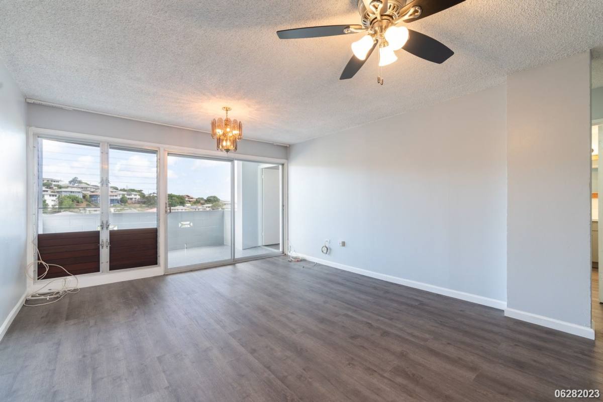Apartment for rent at 2001 Aupuni St, Honolulu, HI 96817