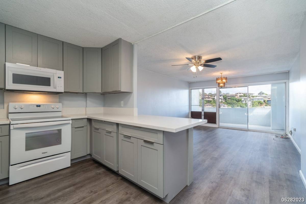 Apartment for rent at 2001 Aupuni St, Honolulu, HI 96817