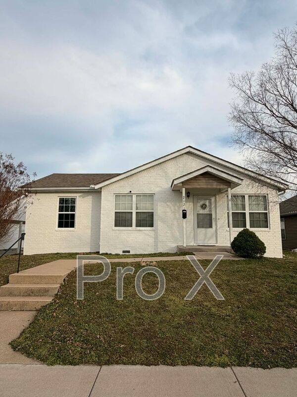 House for rent at 2121 Kentucky Ave, Joplin, MO 64804