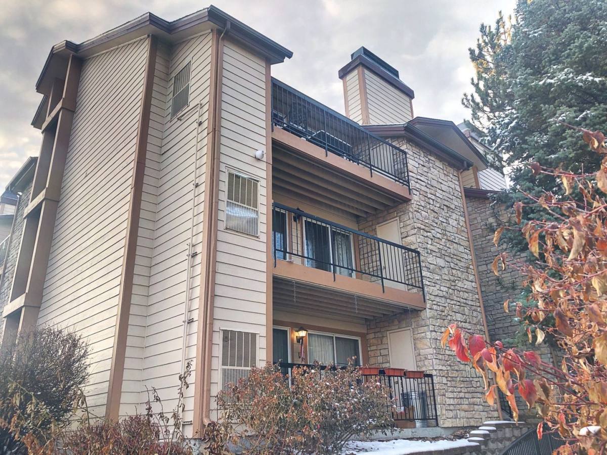 Condo for rent at 2575 S Syracuse Way, Denver, CO 80231