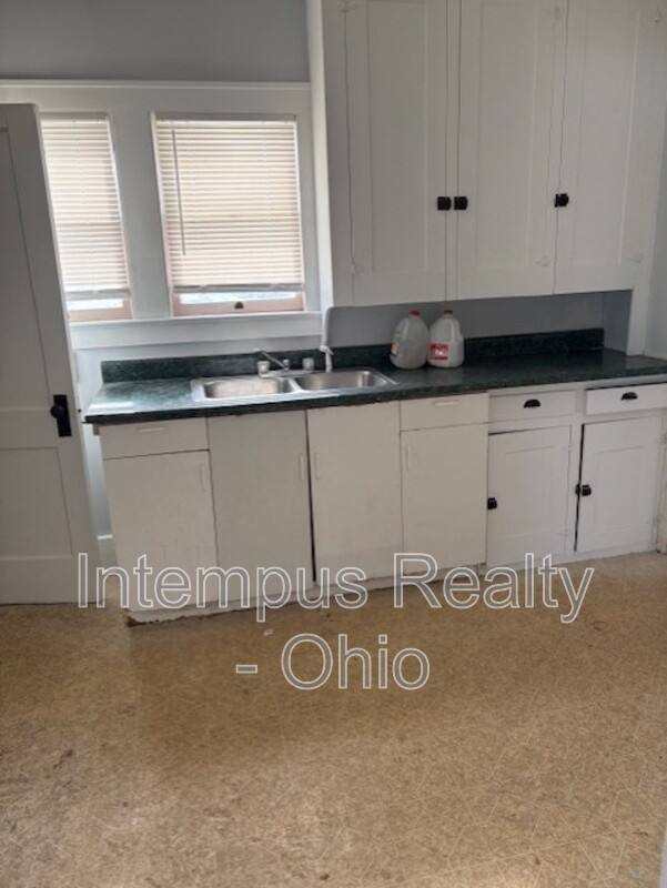House for rent at 437 Nevada Ave NW, Warren, OH 44485