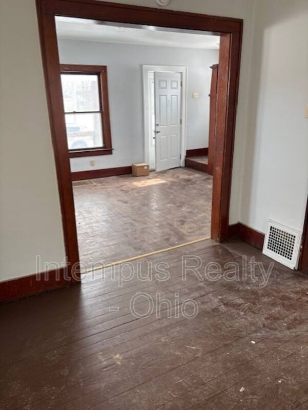 House for rent at 437 Nevada Ave NW, Warren, OH 44485