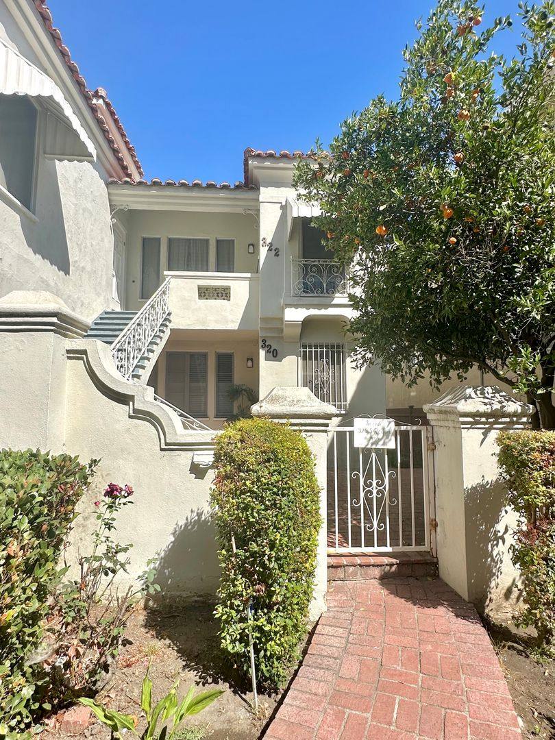 Apartment for rent at 320 S Rexford Dr, Beverly Hills, CA 90212