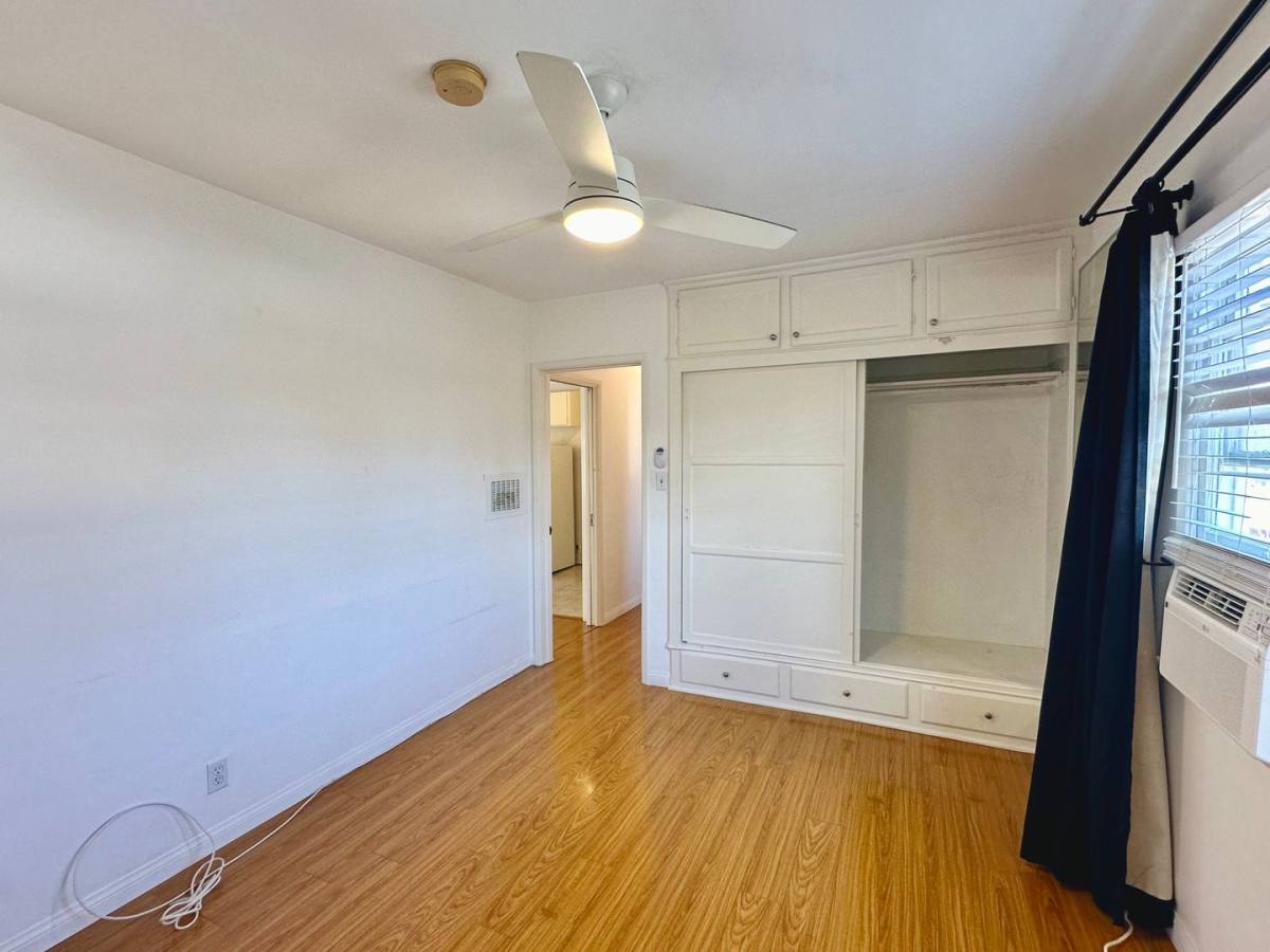 Apartment for rent at 320 S Rexford Dr, Beverly Hills, CA 90212