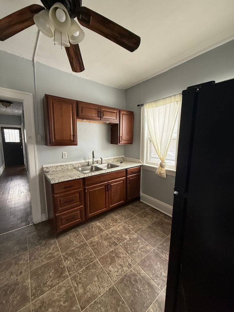 Apartment for rent at 3390 E 143rd St, Cleveland, OH 44120