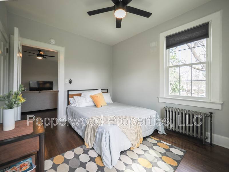 Apartment for rent at 519 E Main St #1, Spartanburg, SC 29302