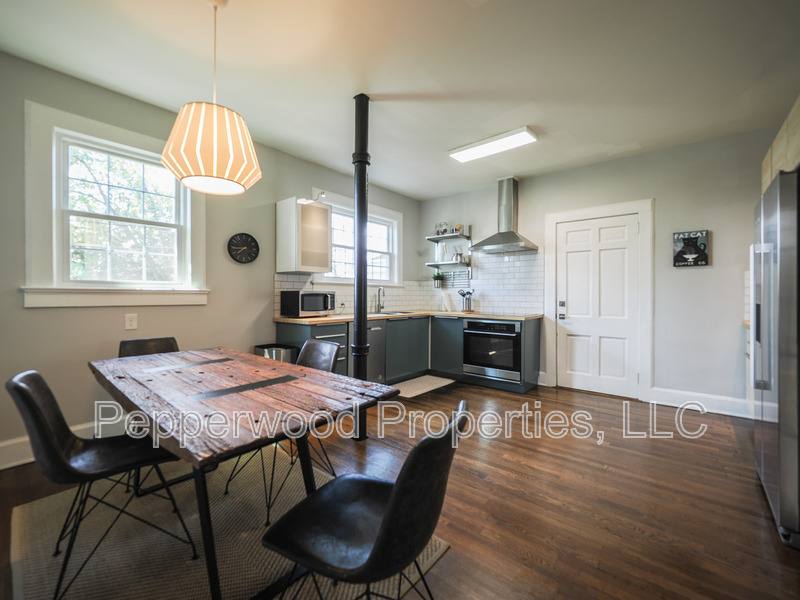Apartment for rent at 519 E Main St #1, Spartanburg, SC 29302
