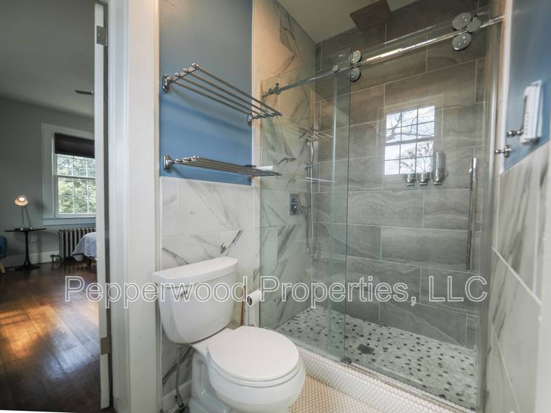 Apartment for rent at 519 E Main St #1, Spartanburg, SC 29302