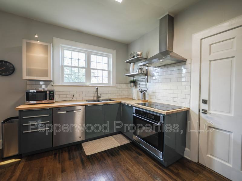 Apartment for rent at 519 E Main St #1, Spartanburg, SC 29302