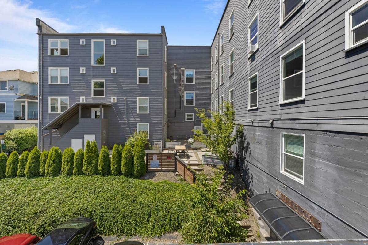Apartment for rent at 114 24th Ave E, Seattle, WA 98112