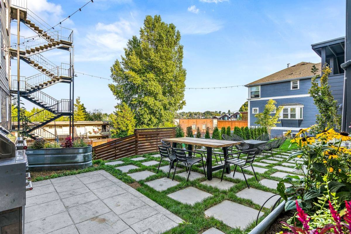 Apartment for rent at 114 24th Ave E, Seattle, WA 98112