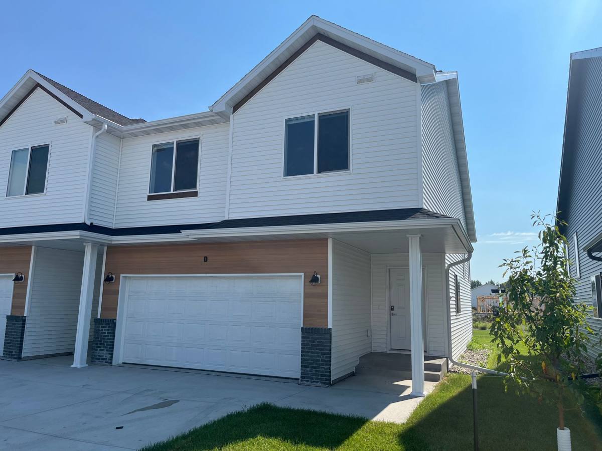 Townhouse for rent at 6139 Martin Lane W #B, West Fargo, ND 58078