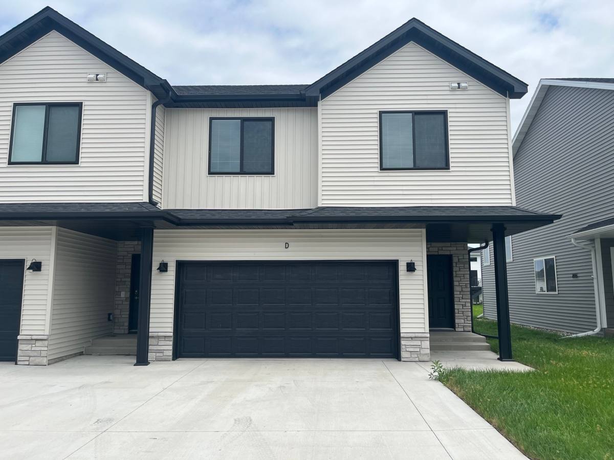 Townhouse for rent at 6139 Martin Lane W #B, West Fargo, ND 58078