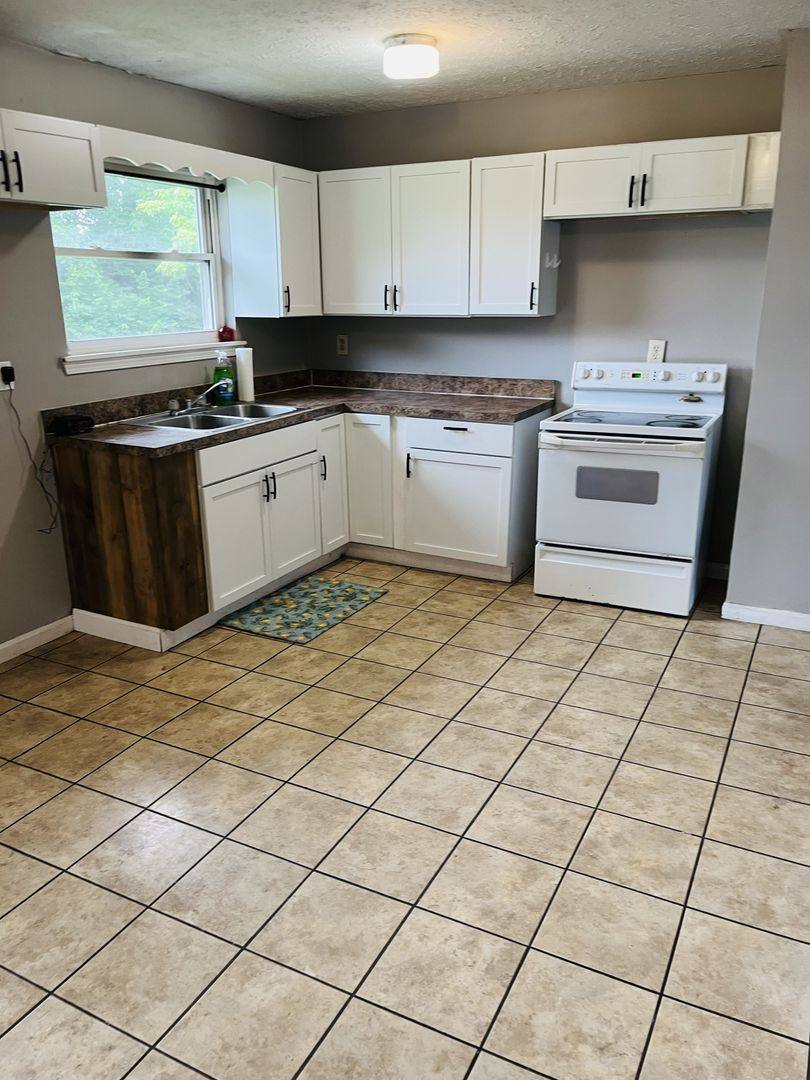 House for rent at 4920 Stokes Court, Louisville, KY 40218