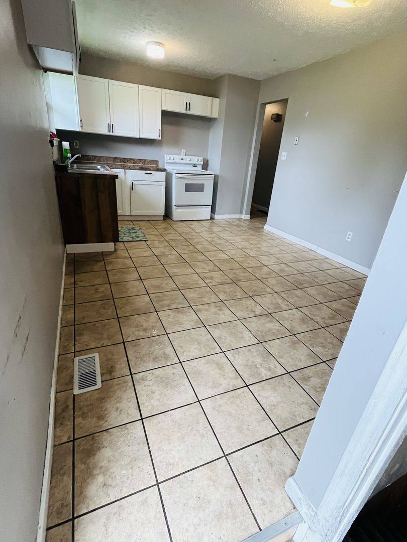 House for rent at 4920 Stokes Court, Louisville, KY 40218