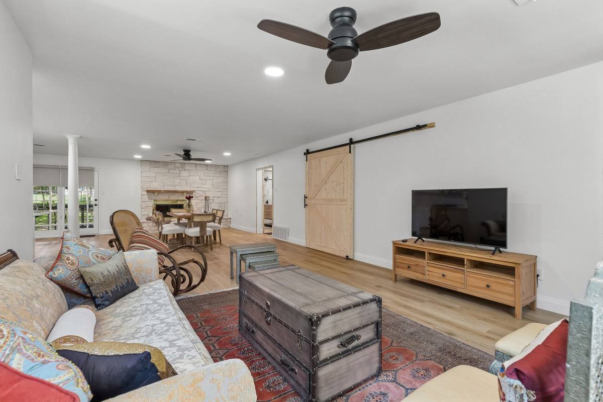 House for rent at 1212 W Murphy Rd, Colleyville, TX 76034