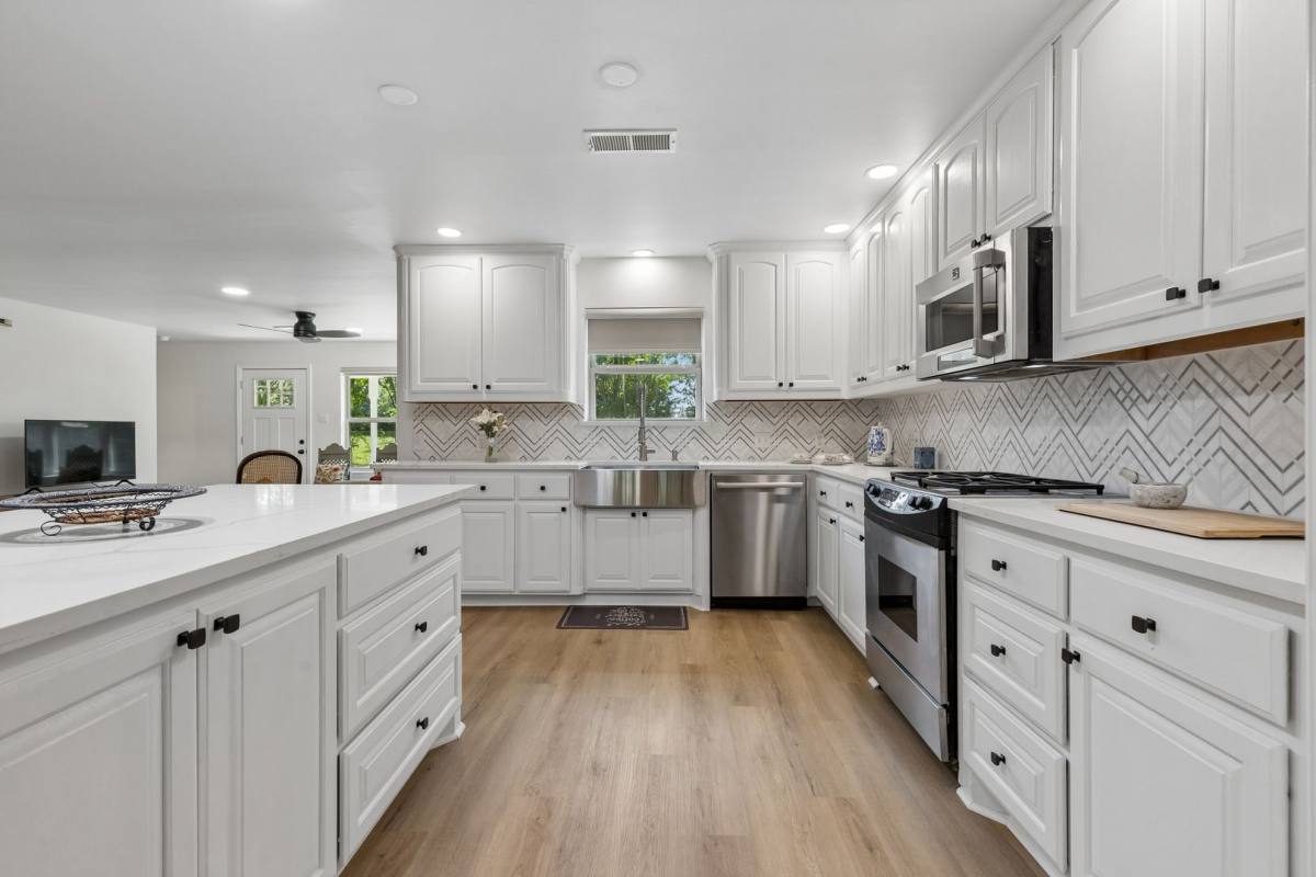 House for rent at 1212 W Murphy Rd, Colleyville, TX 76034
