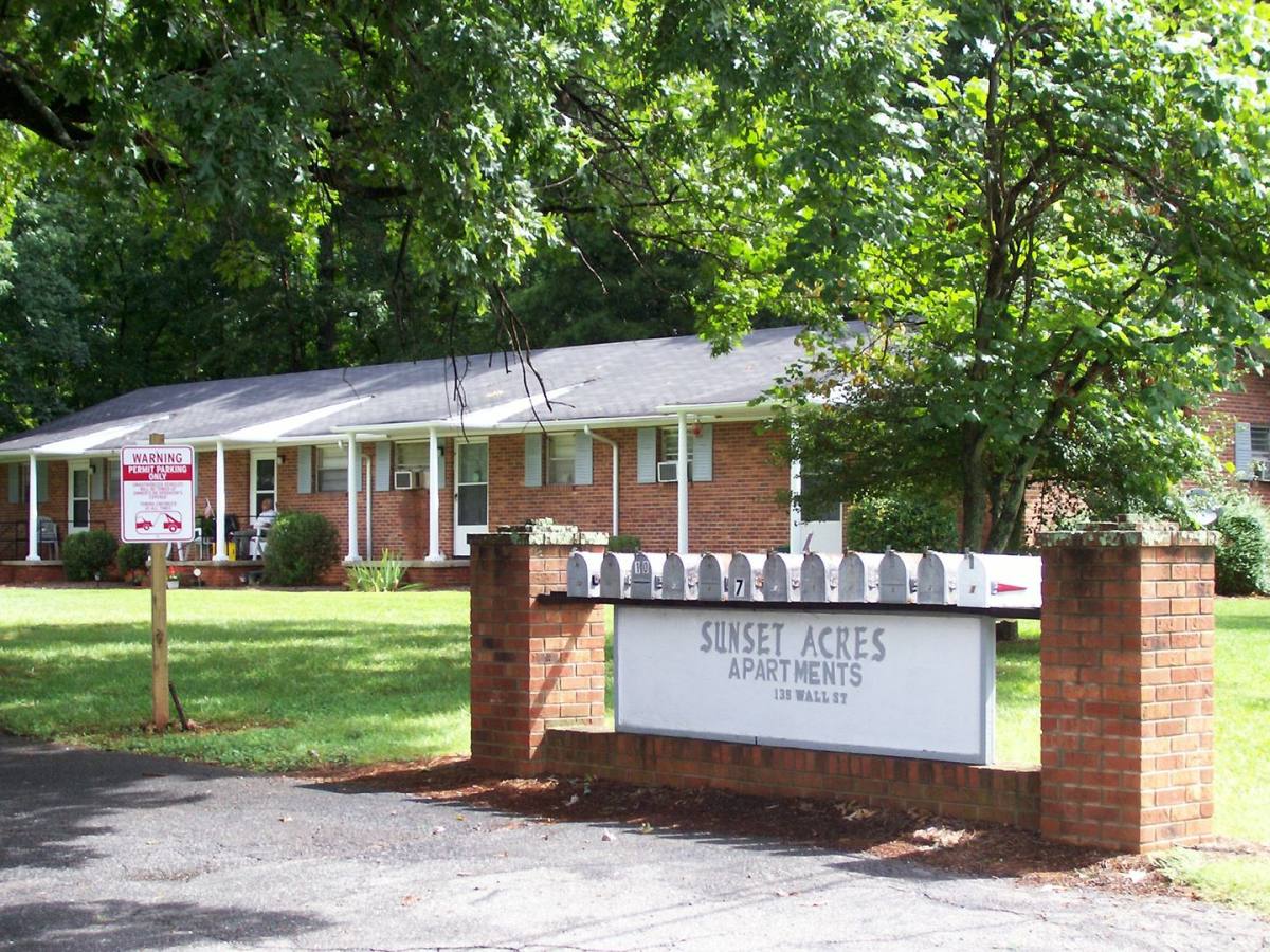 Apartment for rent at 135 E Wall St, Rural Hall, NC 27045