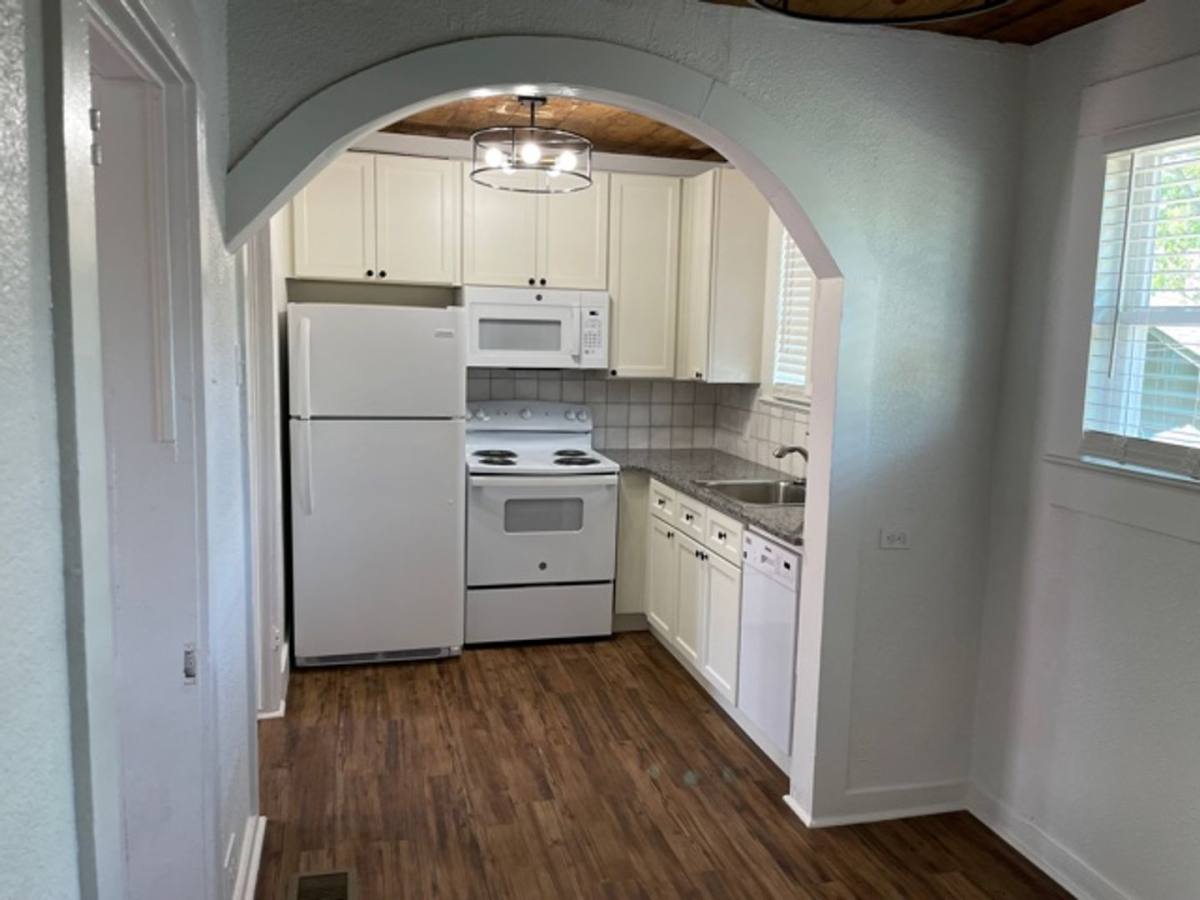 Apartment for rent at 913 W Crawford St, Denison, TX 75020