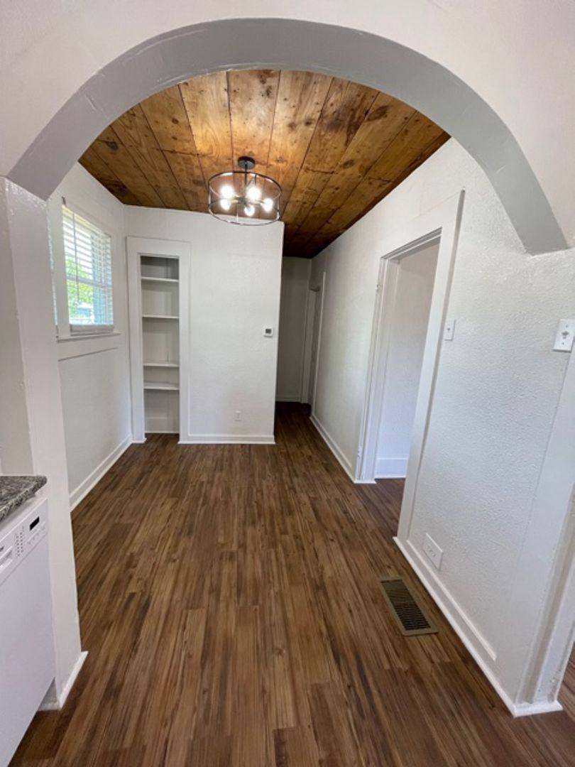 Apartment for rent at 913 W Crawford St, Denison, TX 75020