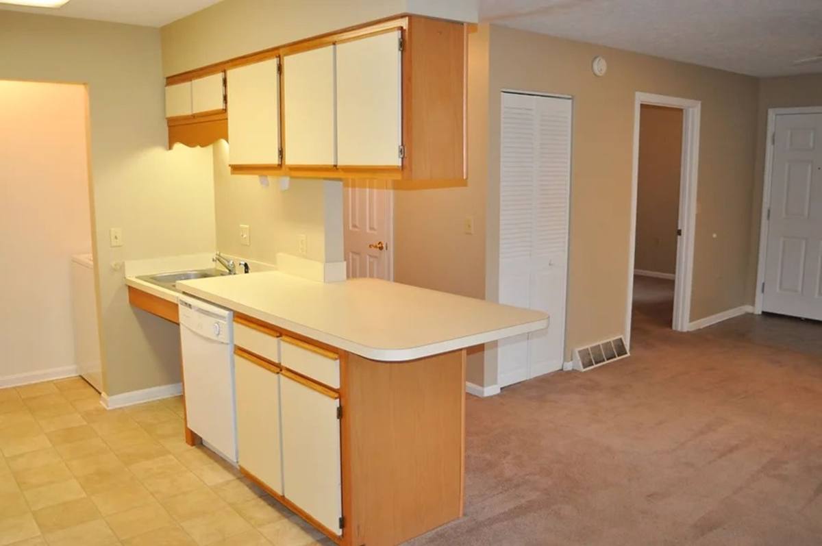 Apartment for rent at 401 E Olive St, Bridgeport, WV 26330
