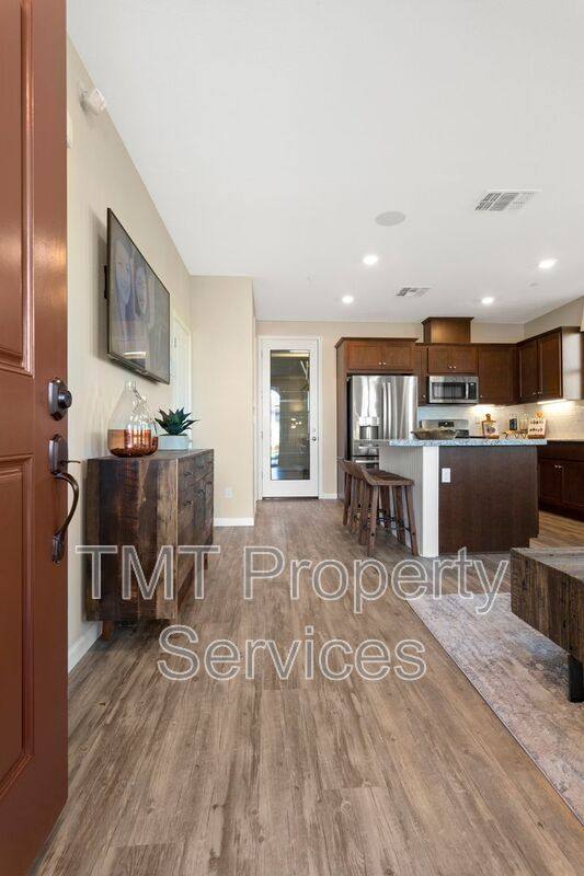 Townhouse for rent at 4470 Saone Walk, Sacramento, CA 95834