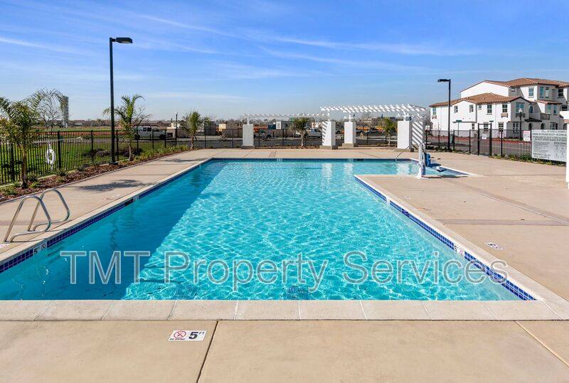 Townhouse for rent at 4470 Saone Walk, Sacramento, CA 95834