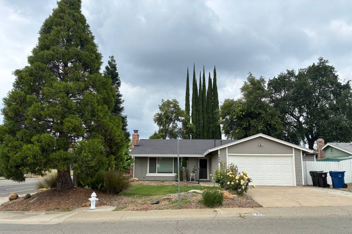 House for rent at 7898 Claypool Way, Citrus Heights, CA 95610