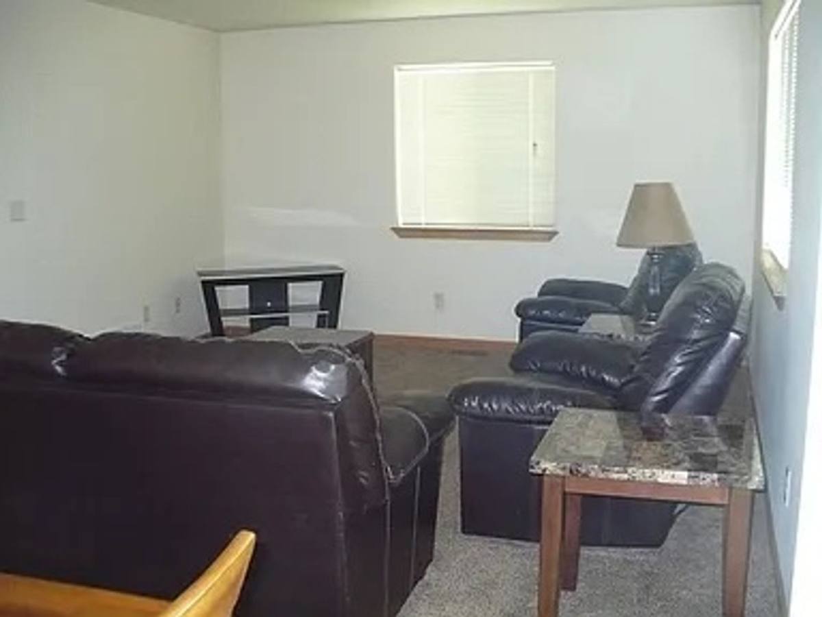 Townhouse for rent at 214 7th St SW, Tioga, ND 58852