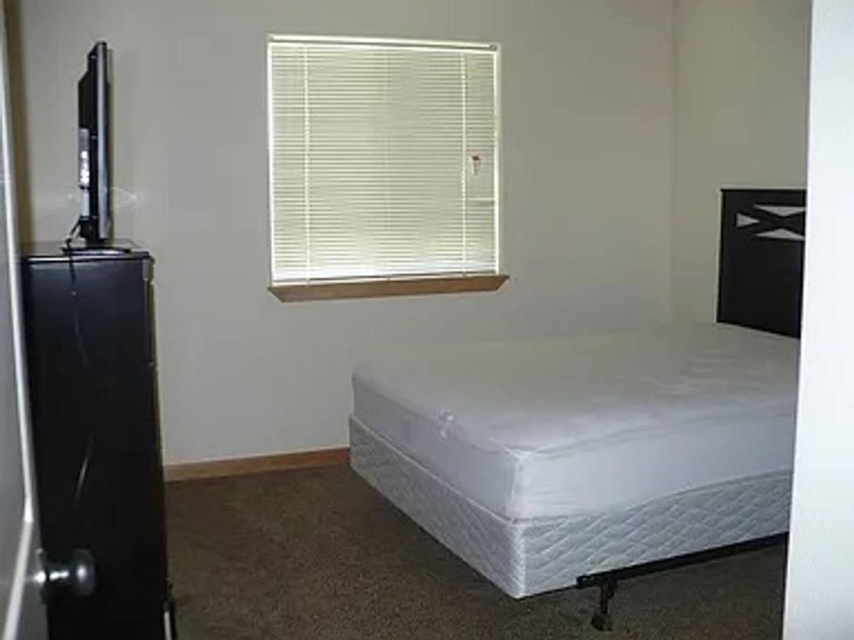 Townhouse for rent at 214 7th St SW, Tioga, ND 58852
