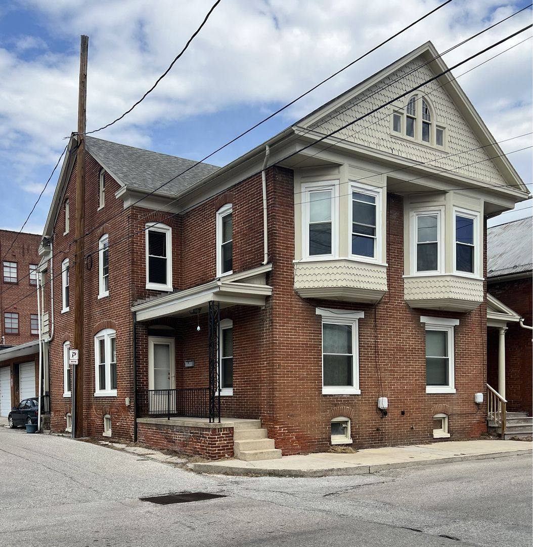 House for rent at 17 W Park Ave, Hanover, PA 17331