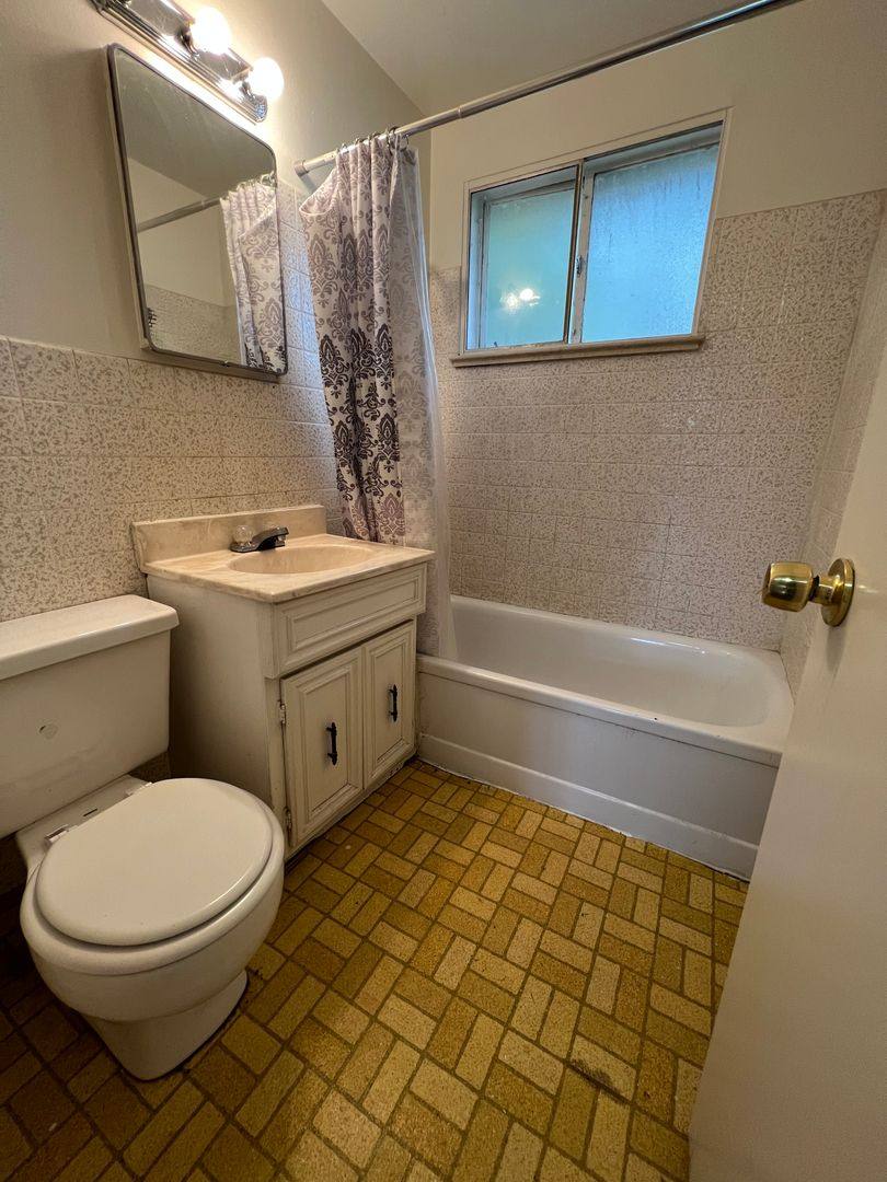 Apartment for rent at 39th Ave, Wheat Ridge, CO 80033