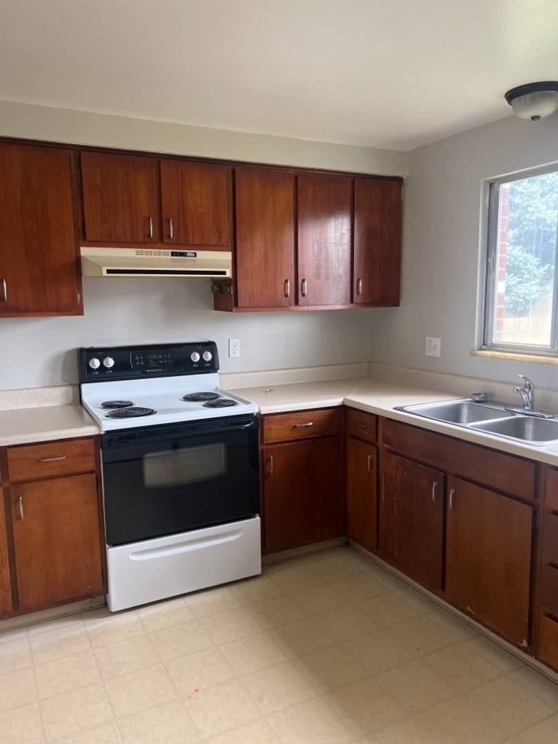 Apartment for rent at 1014 W 17th Ave, Longmont, CO 80501