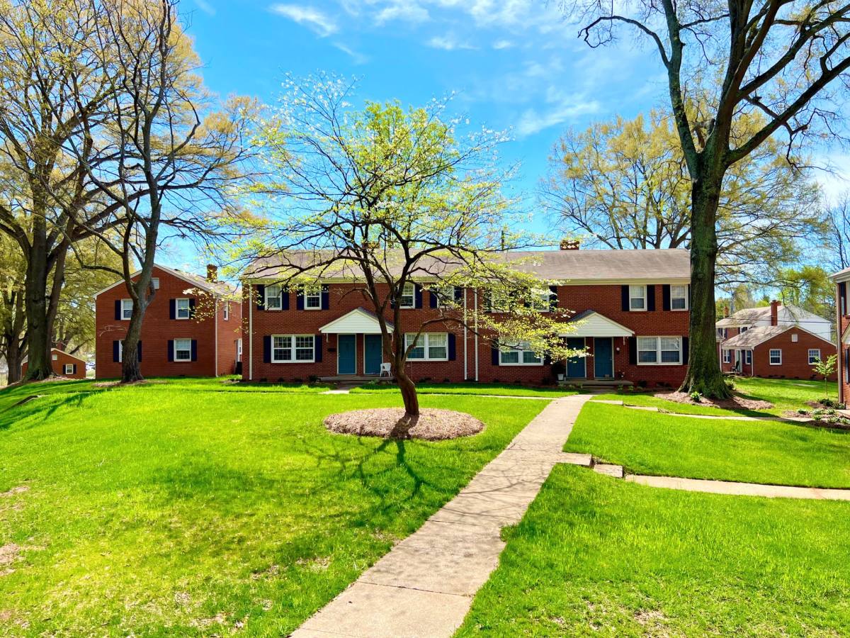 Townhouse for rent at 1000 Hill St, Greensboro, NC 27408
