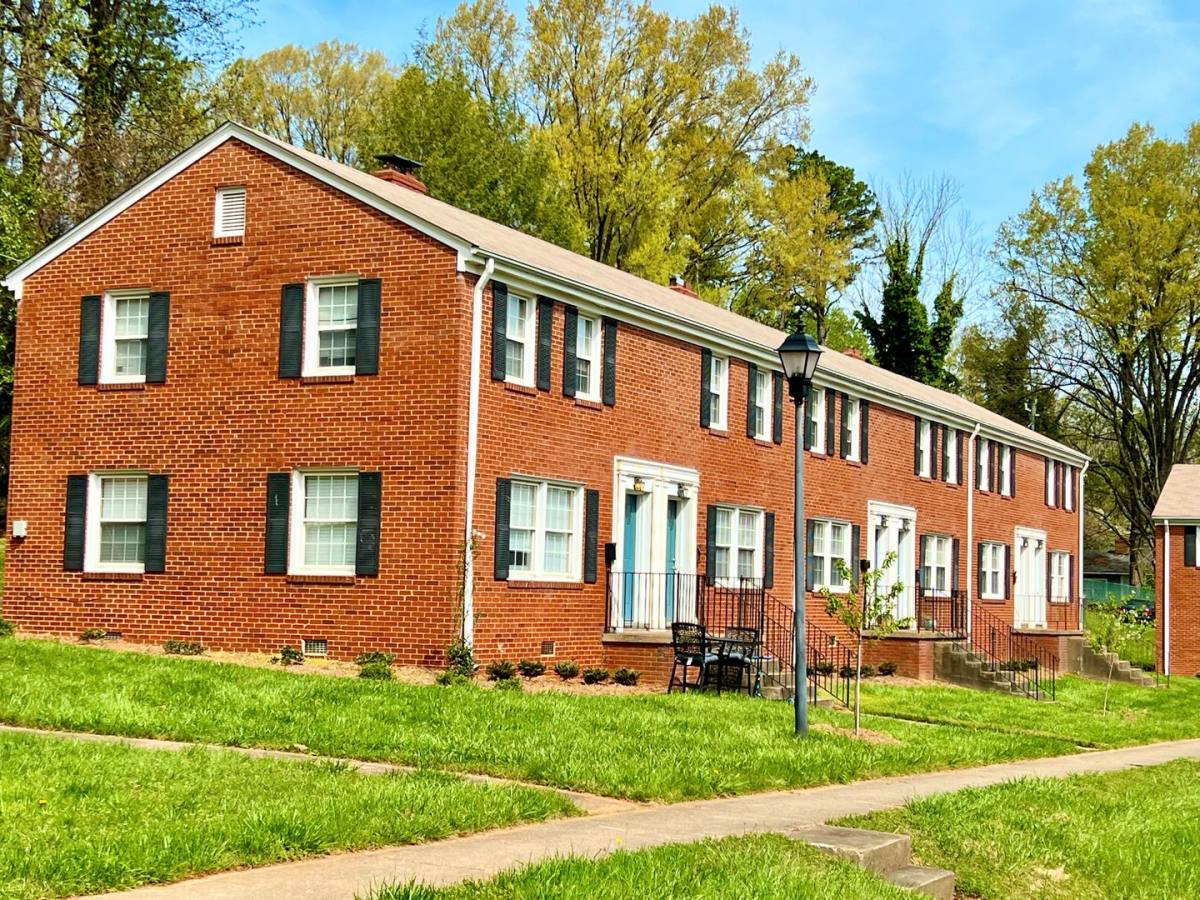Townhouse for rent at 1000 Hill St, Greensboro, NC 27408
