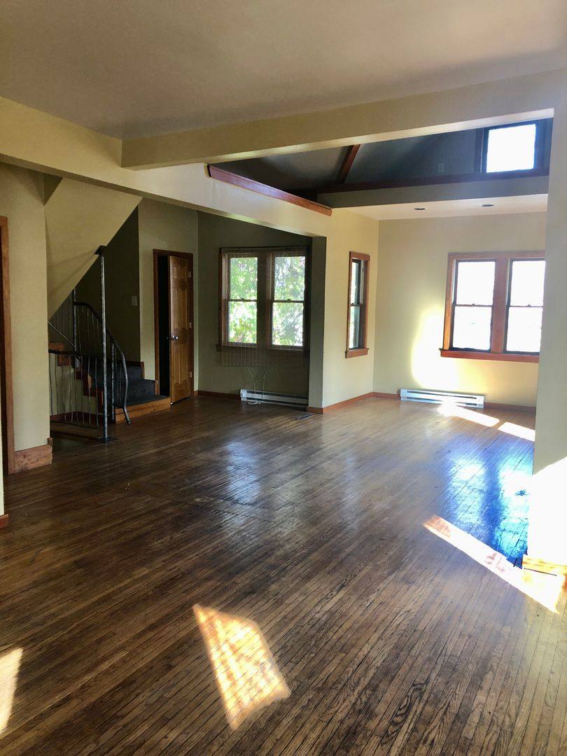 Apartment for rent at 507 Oak St, Rockford, IL 61104