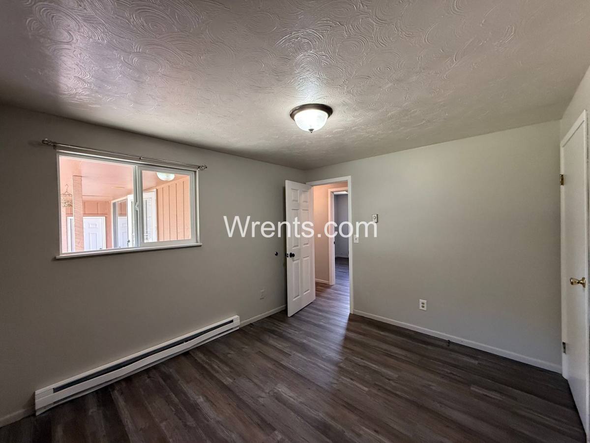 Apartment for rent at 2909-2911 E Rockwell, Spokane, WA 99207