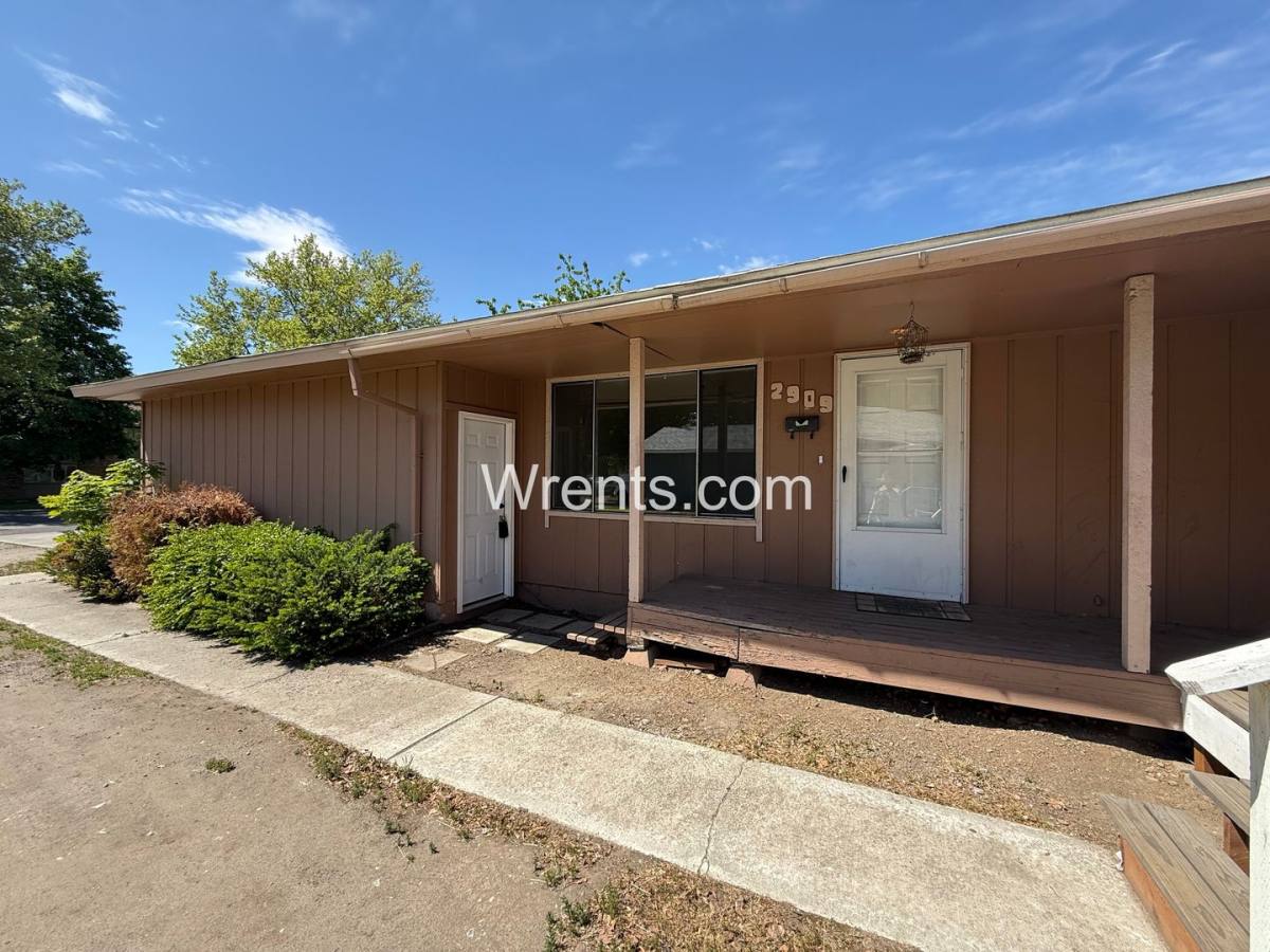 Apartment for rent at 2909-2911 E Rockwell, Spokane, WA 99207