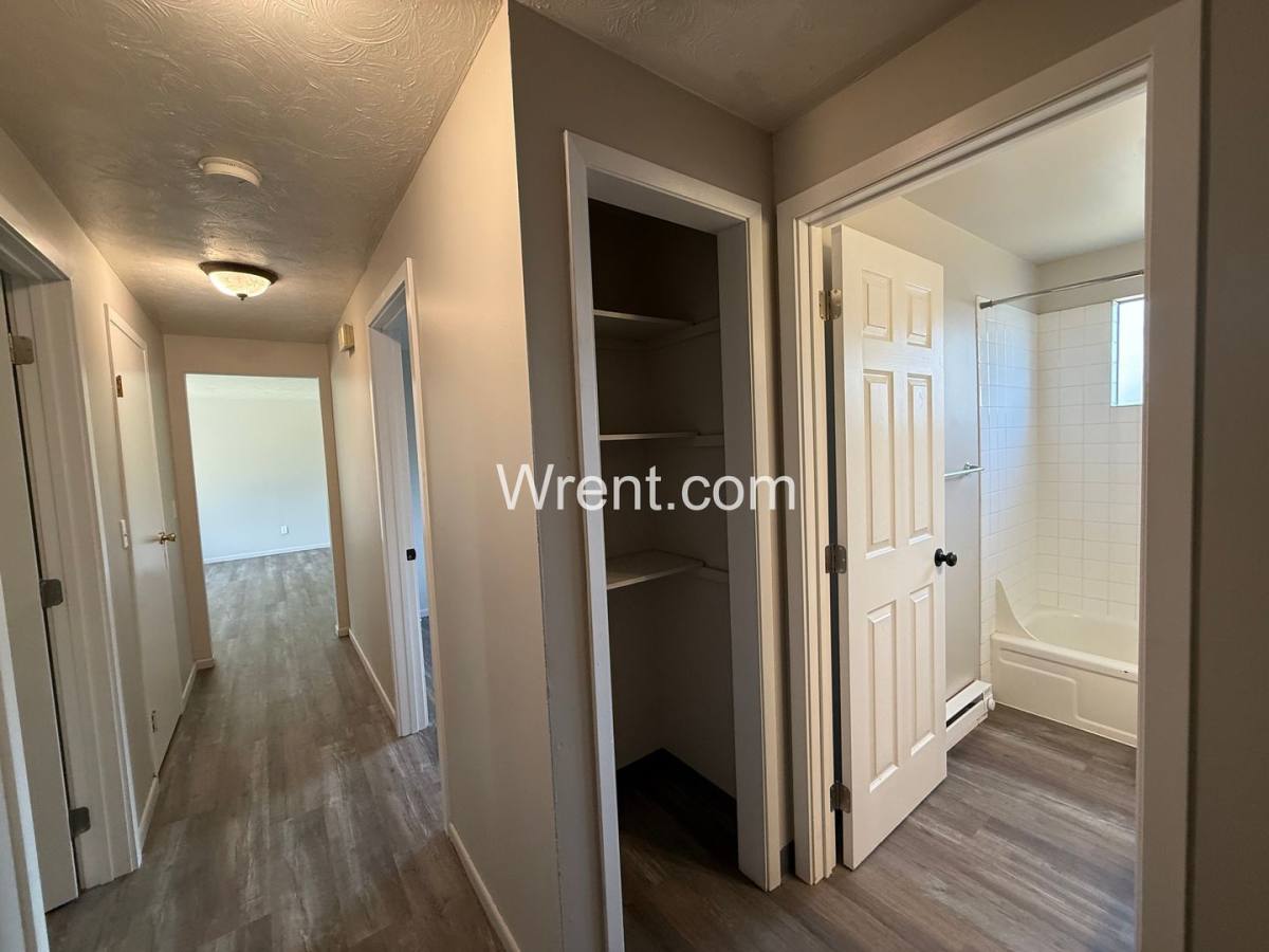 Apartment for rent at 2909-2911 E Rockwell, Spokane, WA 99207