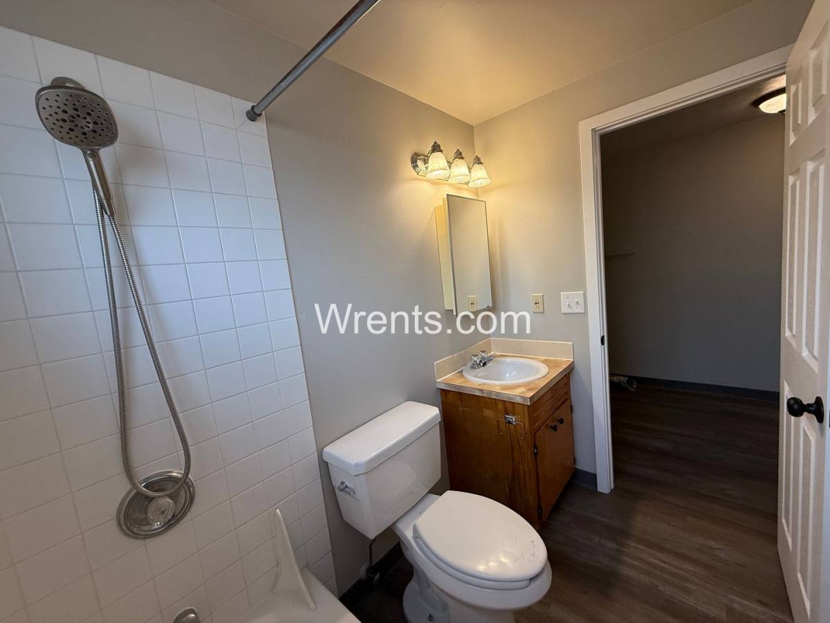 Apartment for rent at 2909-2911 E Rockwell, Spokane, WA 99207