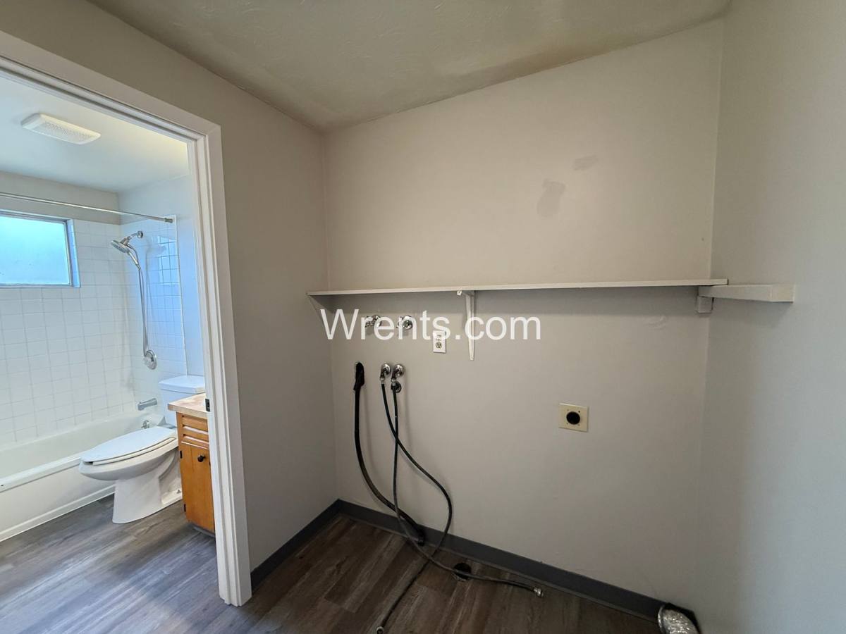 Apartment for rent at 2909-2911 E Rockwell, Spokane, WA 99207
