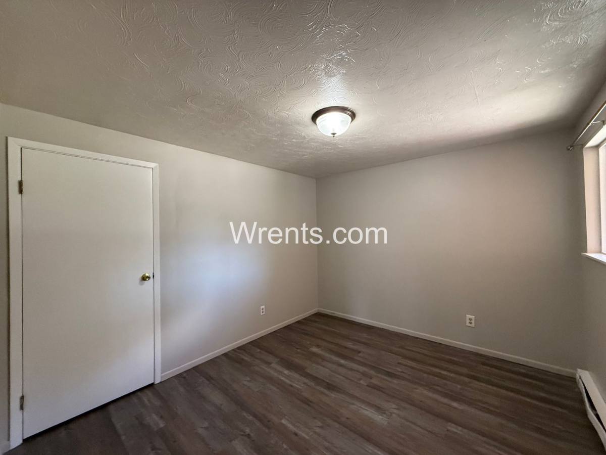 Apartment for rent at 2909-2911 E Rockwell, Spokane, WA 99207