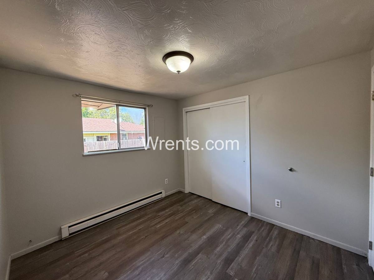 Apartment for rent at 2909-2911 E Rockwell, Spokane, WA 99207