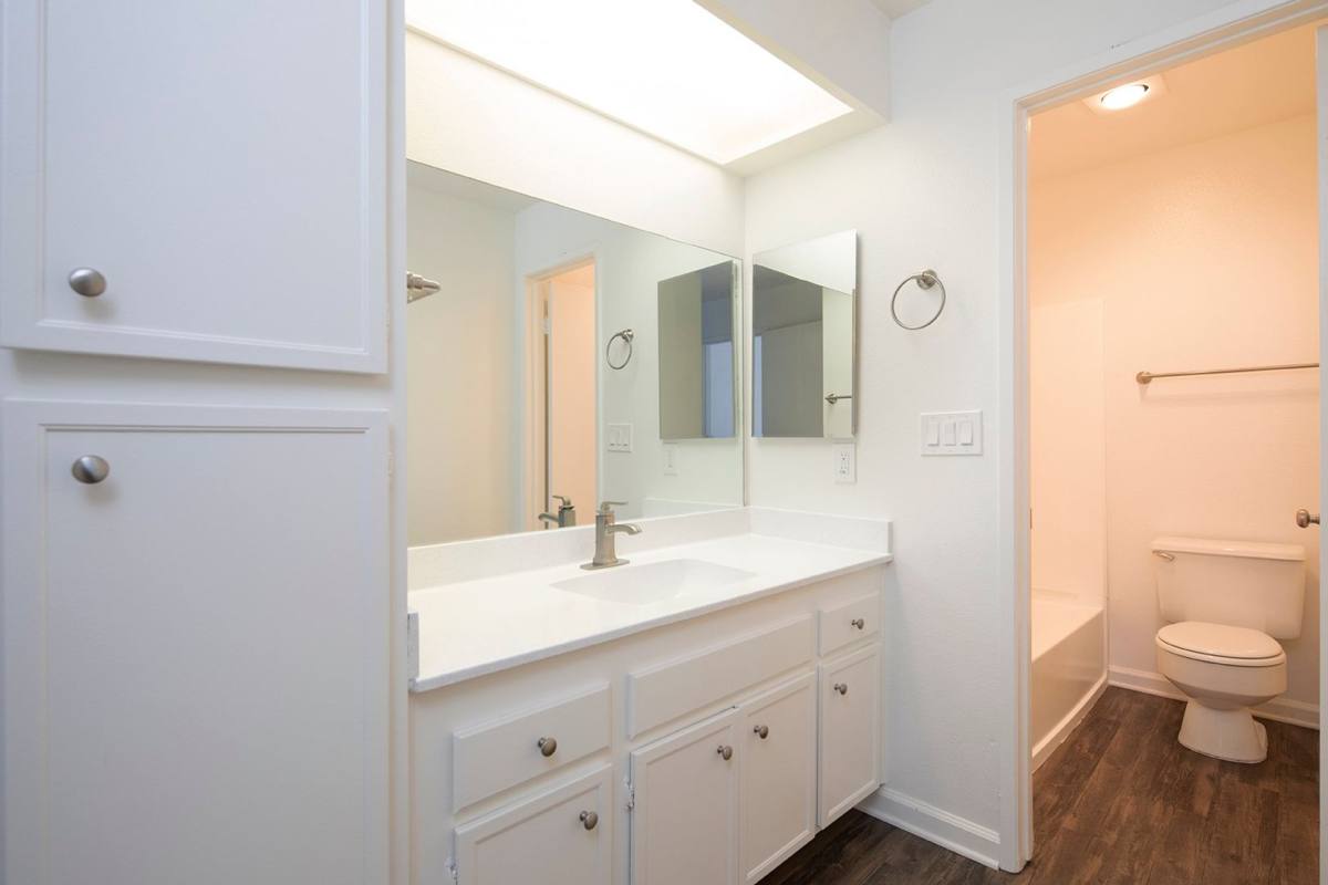 Apartment for rent at 5151 Robinwood Rd, Bonita, CA 91902
