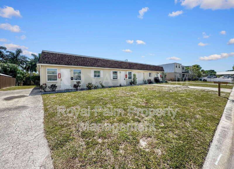 Apartment for rent at 6617 Warwick Circle, Fort Myers, FL 33919