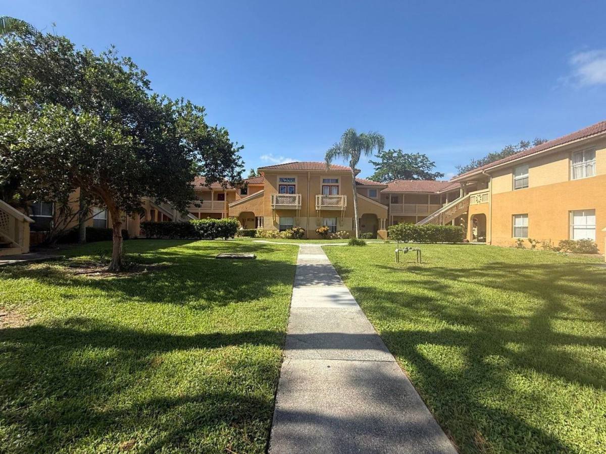Apartment for rent at 4807 Via Palm Lakes, West Palm Beach, FL 33417