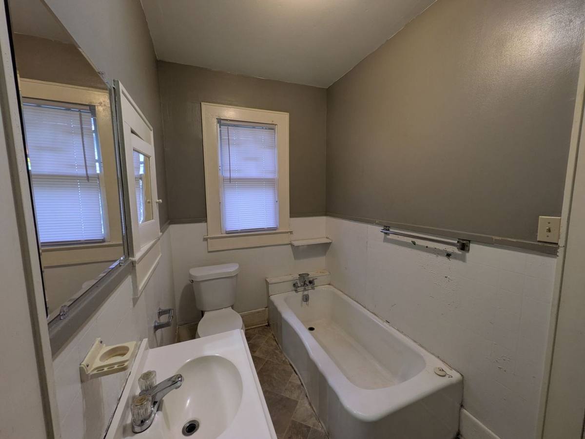 House for rent at 1275 Doucette Ave, Beaumont, TX 77701