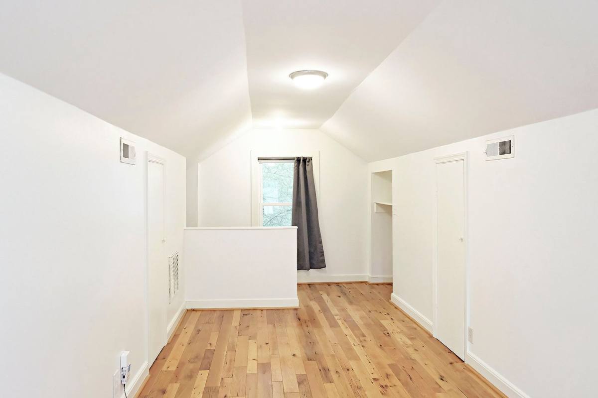 Apartment for rent at 1201 Poplar St, Charlottesville, VA 22902
