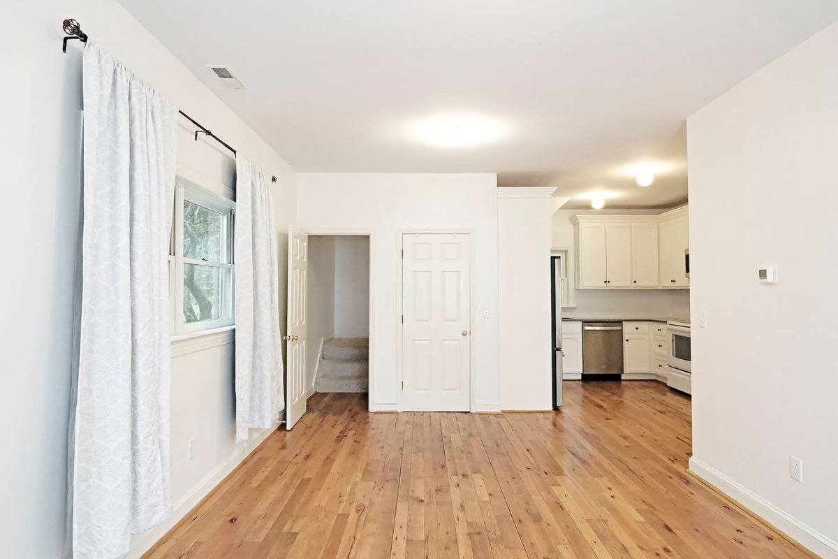 Apartment for rent at 1201 Poplar St, Charlottesville, VA 22902