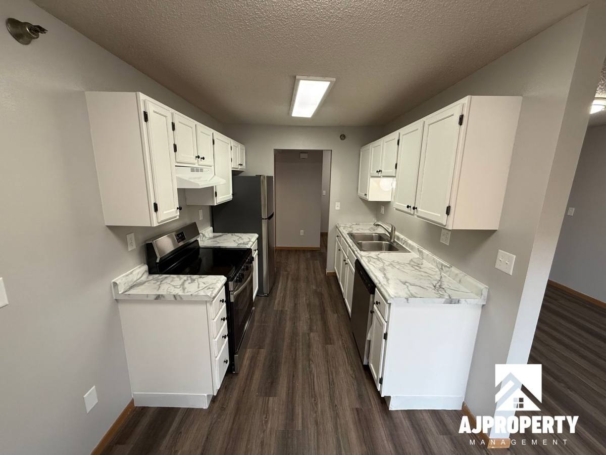 Apartment for rent at 1000 S Summit Ave, Sioux Falls, SD 57105